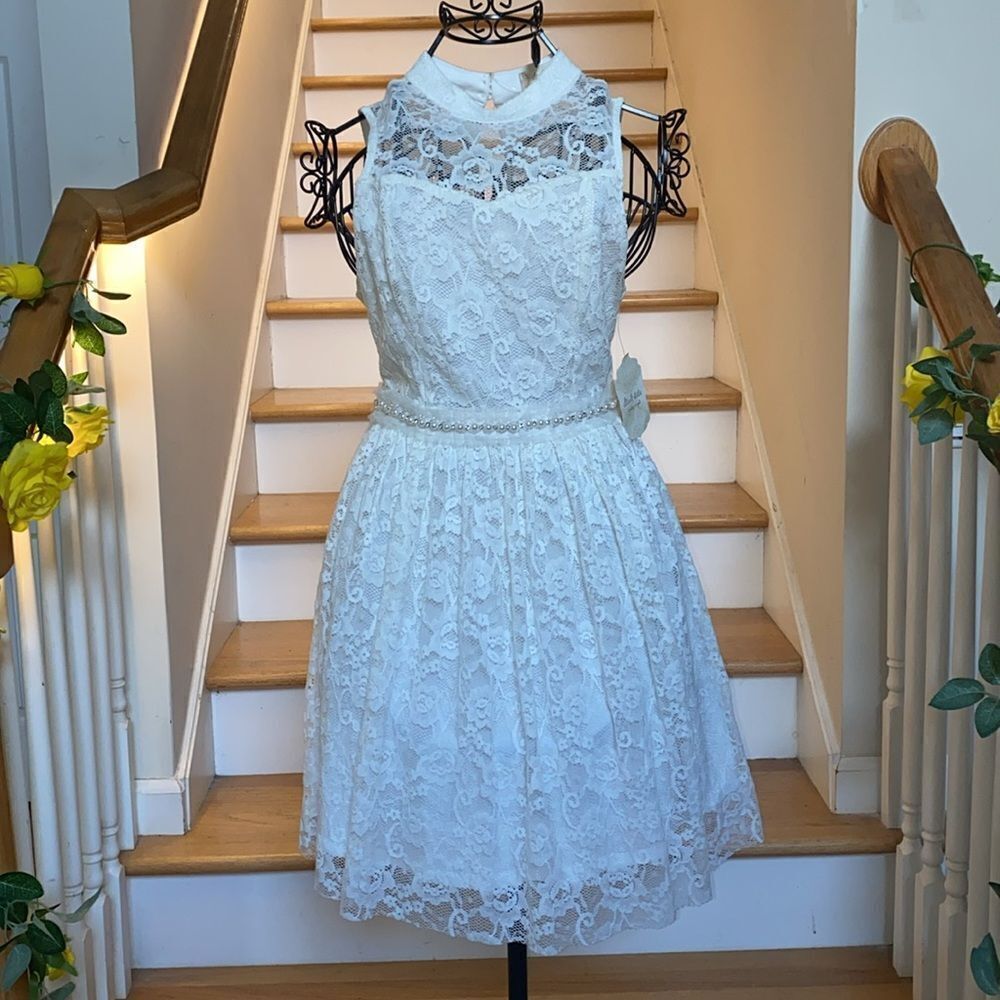 ✨🆕✨Altar’d State Elegant Lace with Pearl Crystal Band Lined Dress ✨ 👗 ✨
